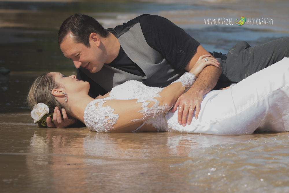 praia - Ana Mokarzel - ensaio de casal - book de casal - trash the dress - fotografa de família - book de família - Brenda - Toninho - Mosqueiro - Pará - noivos