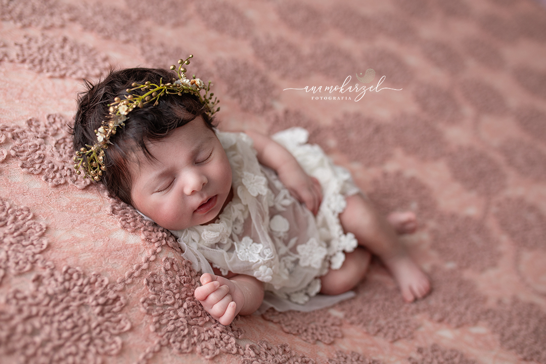 book newborn - ensaio newborn - Ana Mokarzel - Ana Mokarzel Fotografia - newborn menina - Belém - Pará - Brasil - fotógrafa de newborn - fotógrafa de família