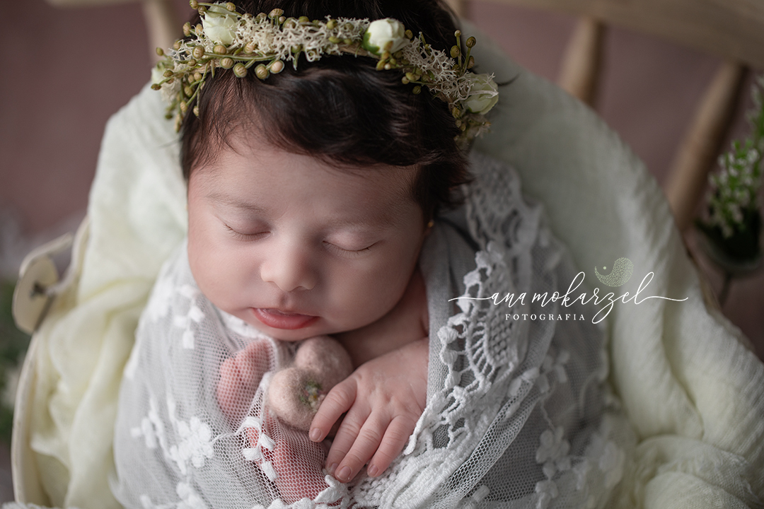 book newborn - ensaio newborn - Ana Mokarzel - Ana Mokarzel Fotografia - newborn menina - Belém - Pará - Brasil - fotógrafa de newborn - fotógrafa de família