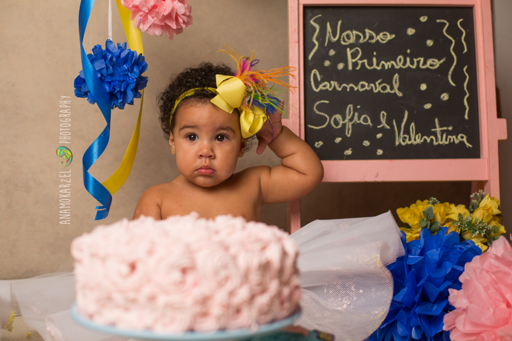 smash the cake - carnaval - book de carnaval - cake smash - anamokarzelfotografia - Ana Mokarzel - book infantil - ensaio de família - book de carnaval - Belém - Pará