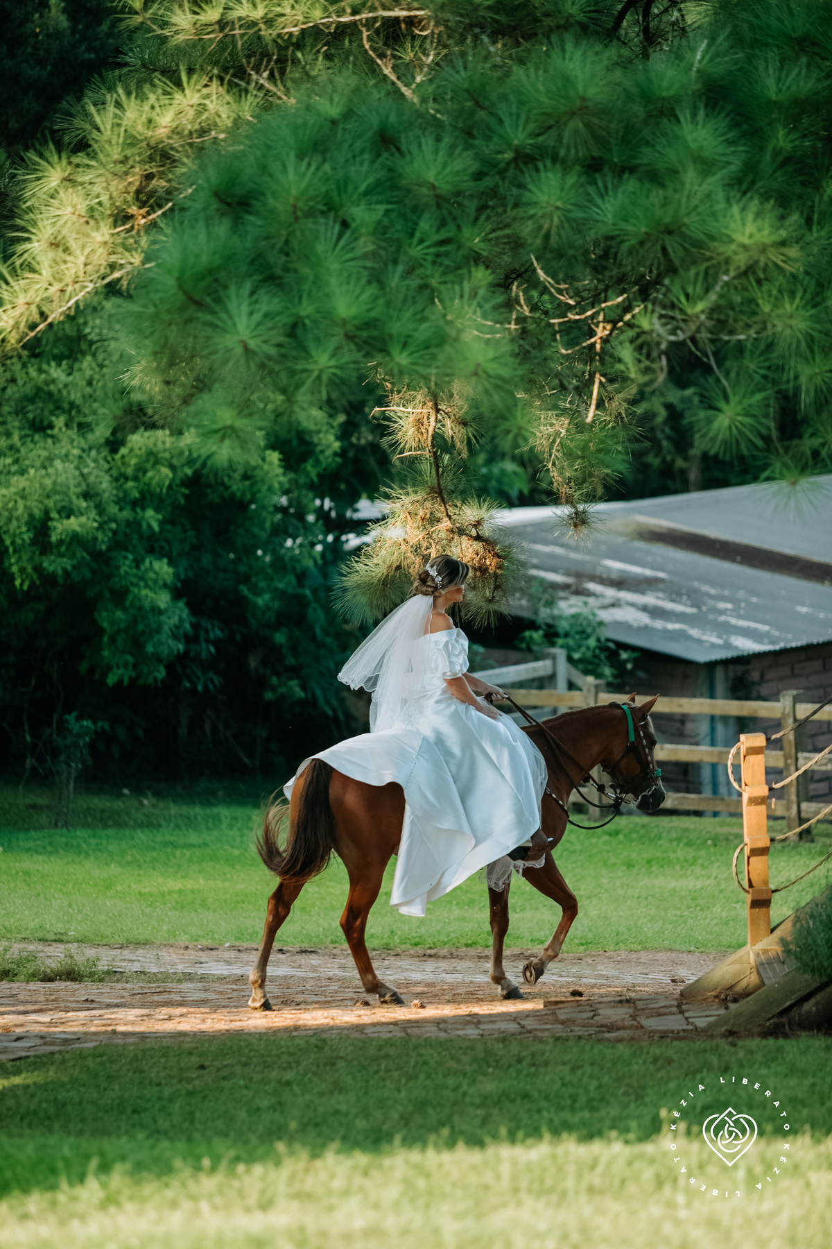 noiva a cavalo