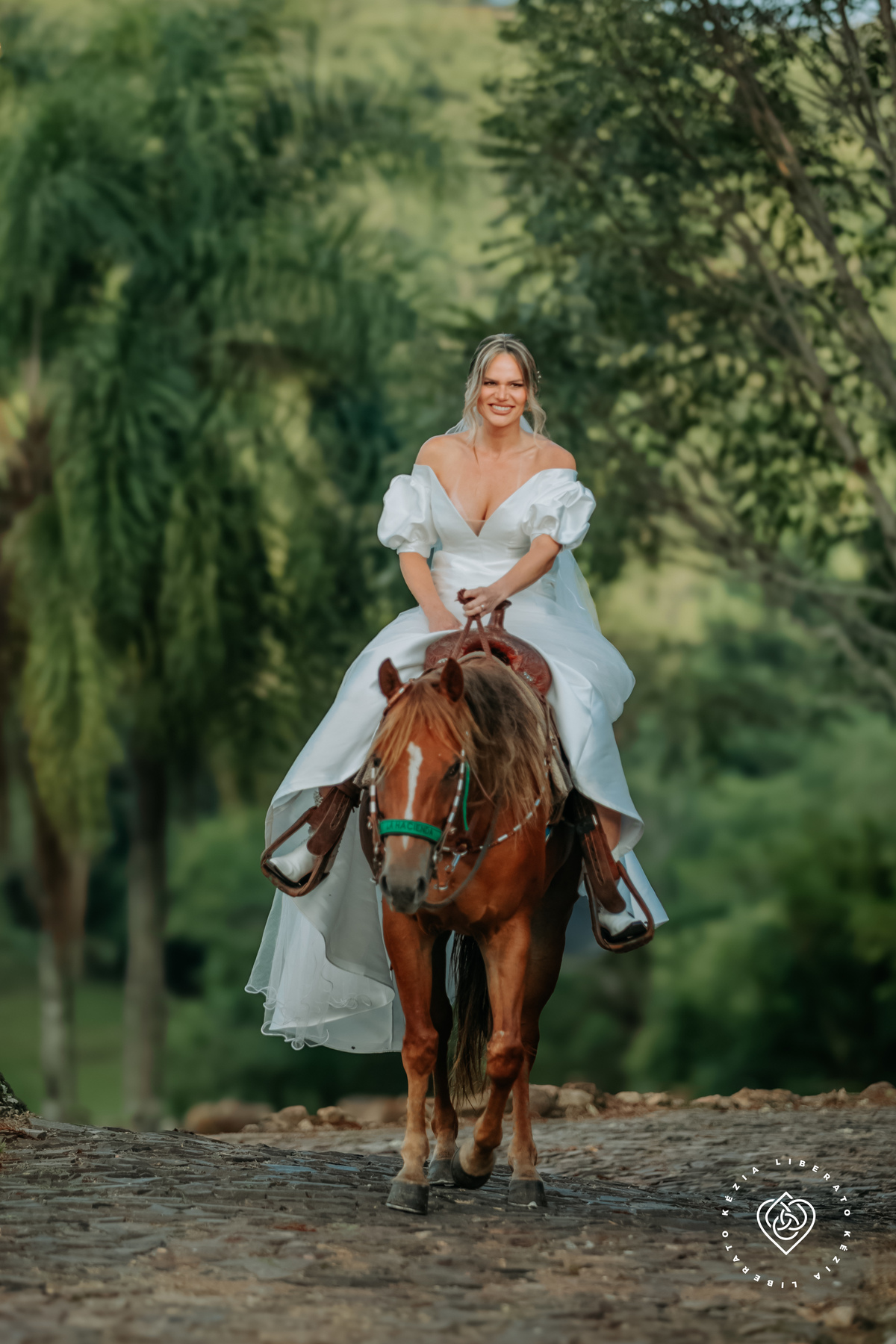 entrada noiva cavalo