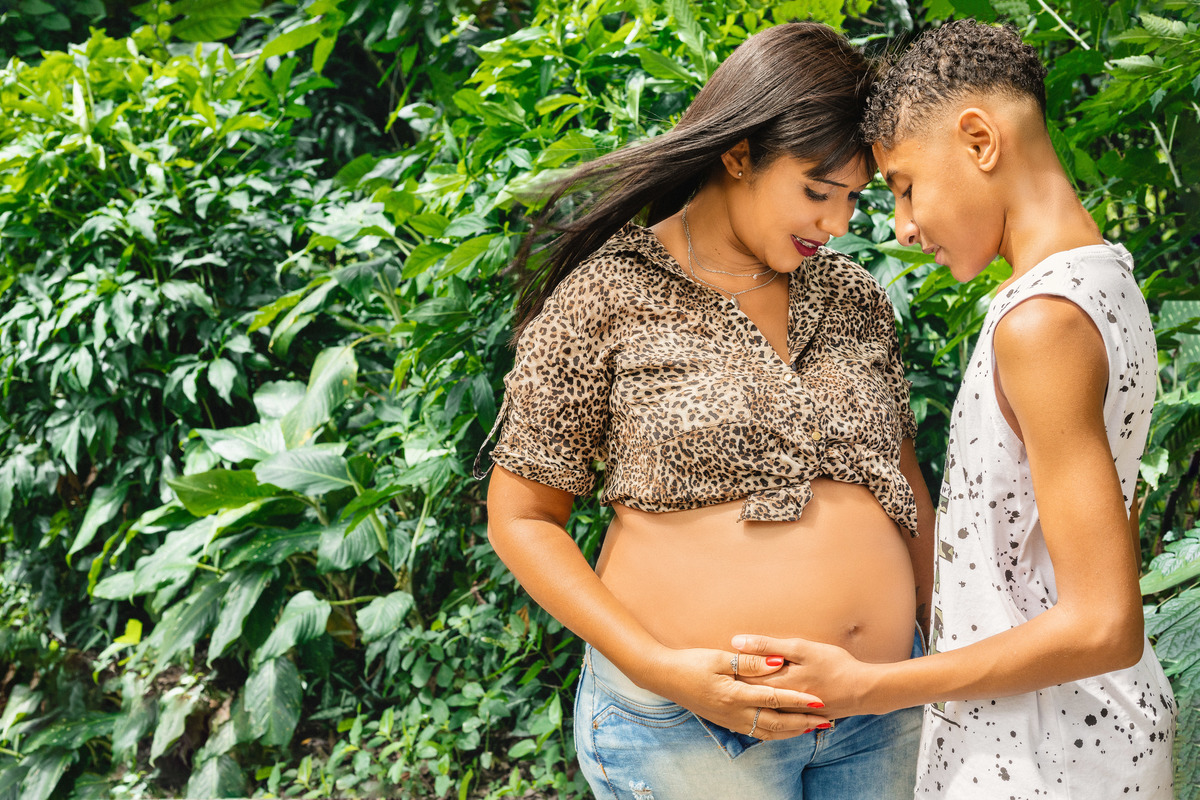 Gestante e seu filho mais velho