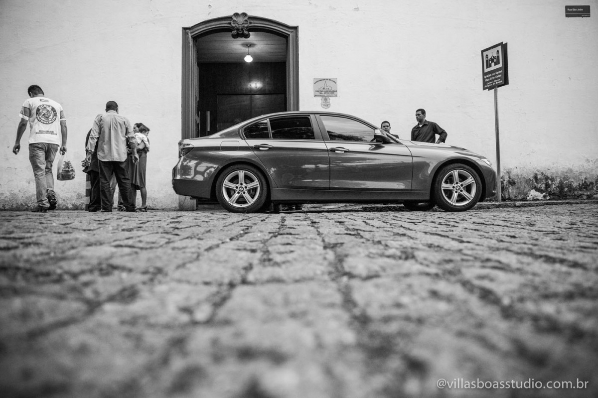 carro da noiva, bmw, safira rent a car, carro da noiva na porta da igreja, esperando a entrada da noiva,
