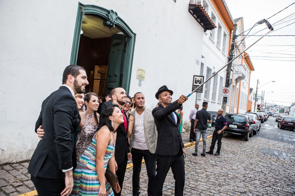 self dos padrinhos, padrinhos modernos, na porta da igreja, carmo mogi das cruzes, terceira ordem do carmo, igreja linda
