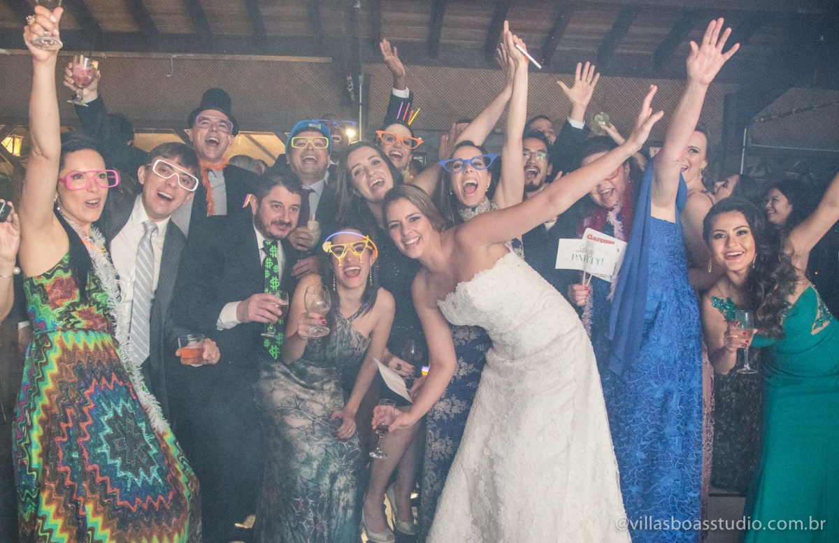 amigos do noivo, noivo, final de festa, amigas da noiva, pais do noivo, pais da noiva.