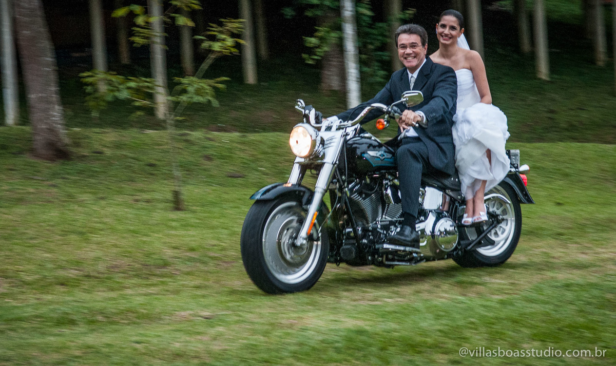 Mogi das Cruzes, @villasboasstudio, marcelo villas boas fotografo, casa da arvore, tenda, entrada da noiva, chegando de Harley