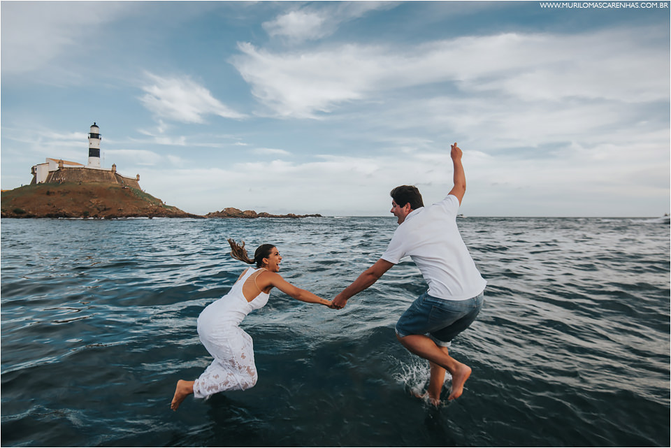 casal faz ensaio na baía de todos os santos salvador, o ensaio foi feito em uma lancha no carnaval de 2017