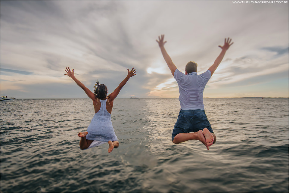 casal faz ensaio na baía de todos os santos salvador, o ensaio foi feito em uma lancha no carnaval de 2017