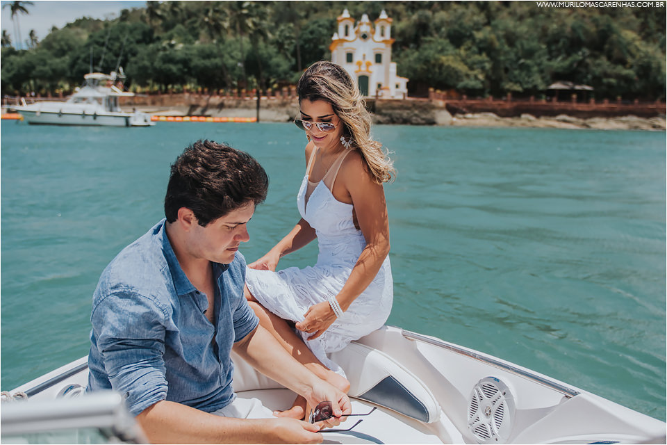 casal faz ensaio na baía de todos os santos salvador, o ensaio foi feito em uma lancha no carnaval de 2017