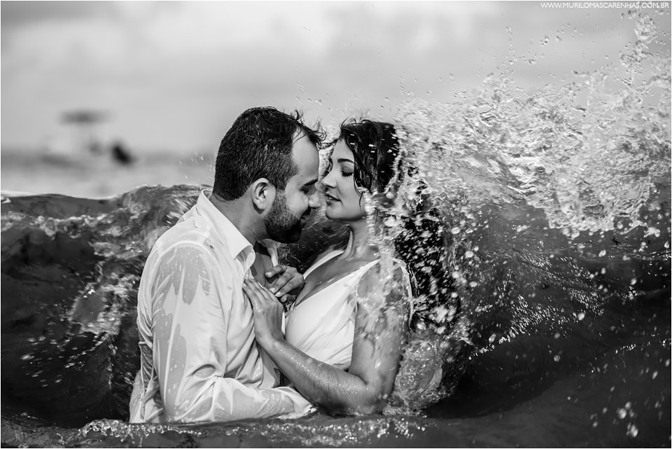 ensaio de casal em praia do forte sorrisos bela maquiagem da noiva roupas da moda pousada ferias bahia murilo mascarenhas sensual