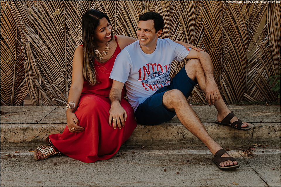 ensaio de casal em imbassai proximo a praia do forte e salvador na bahia, casal foi fotografado por murilo mascarenhas fotografo de casamento