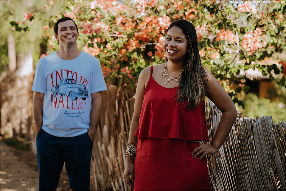 ensaio de casal em imbassai proximo a praia do forte e salvador na bahia, casal foi fotografado por murilo mascarenhas fotografo de casamento