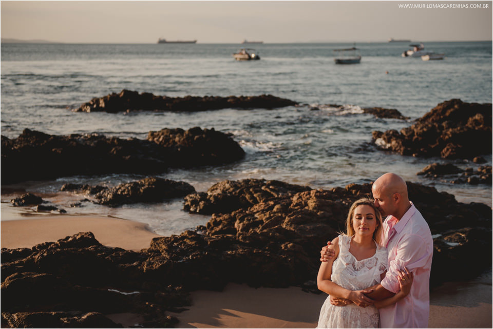 ensaio de casal para casamento em salvador estilo moda viagem ferias turismo e turistas noiva e noiva felizes fotografo murilo mascarenhas