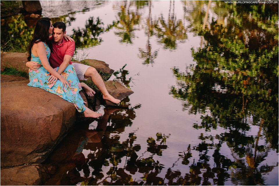 ensaio de casal timido romantico na praia do forte bahia, fotografo murilo mascarenhas