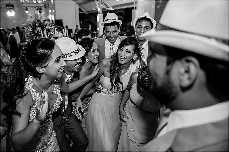 Casamento de Ohana e Thiago no sítio Campestre em Feira de Santana, Bahia. Casamento de dia, ao ar livre, com por do sol.