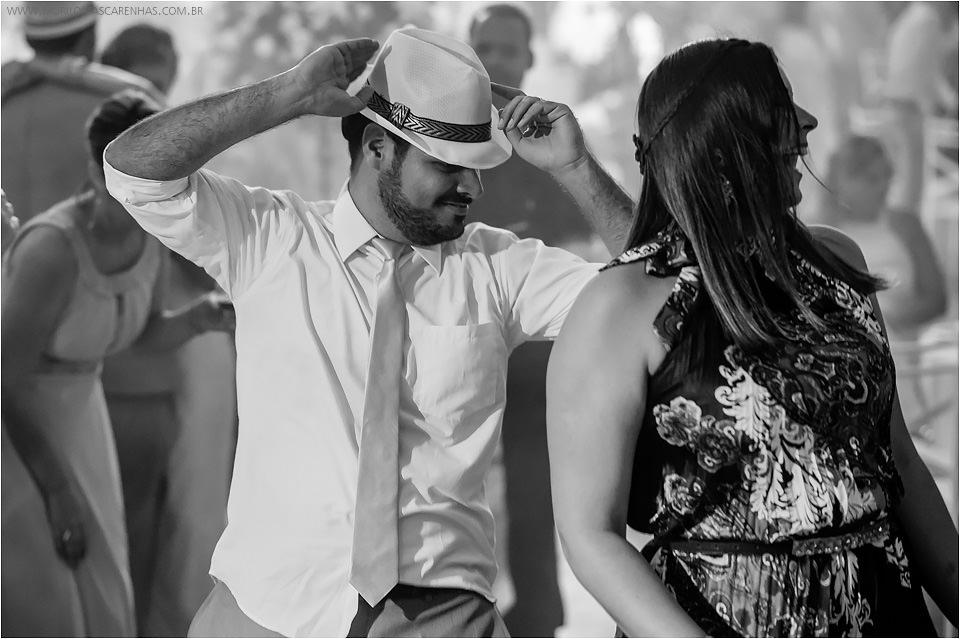 Casamento de Ohana e Thiago no sítio Campestre em Feira de Santana, Bahia. Casamento de dia, ao ar livre, com por do sol.