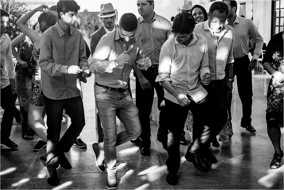 Casamento de Ohana e Thiago no sítio Campestre em Feira de Santana, Bahia. Casamento de dia, ao ar livre, com por do sol.