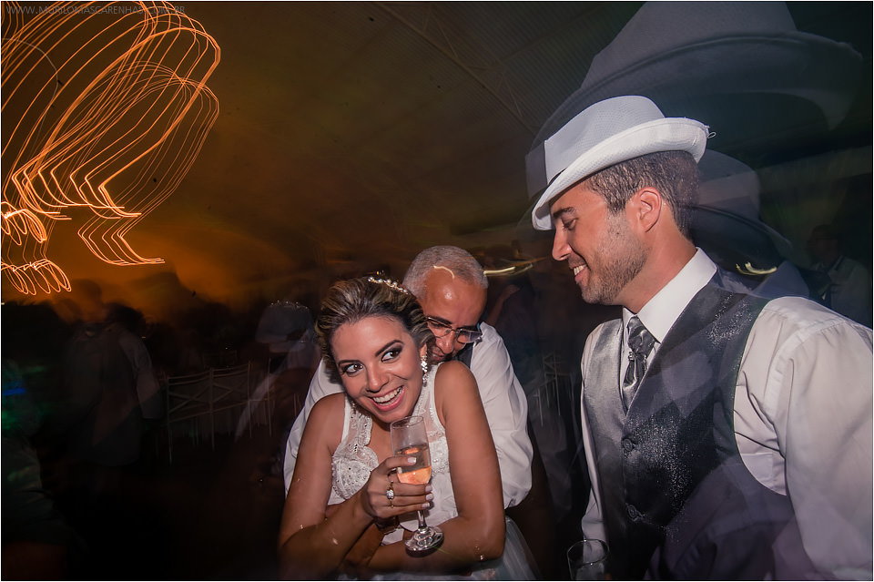 Casamento de Ohana e Thiago no sítio Campestre em Feira de Santana, Bahia. Casamento de dia, ao ar livre, com por do sol.