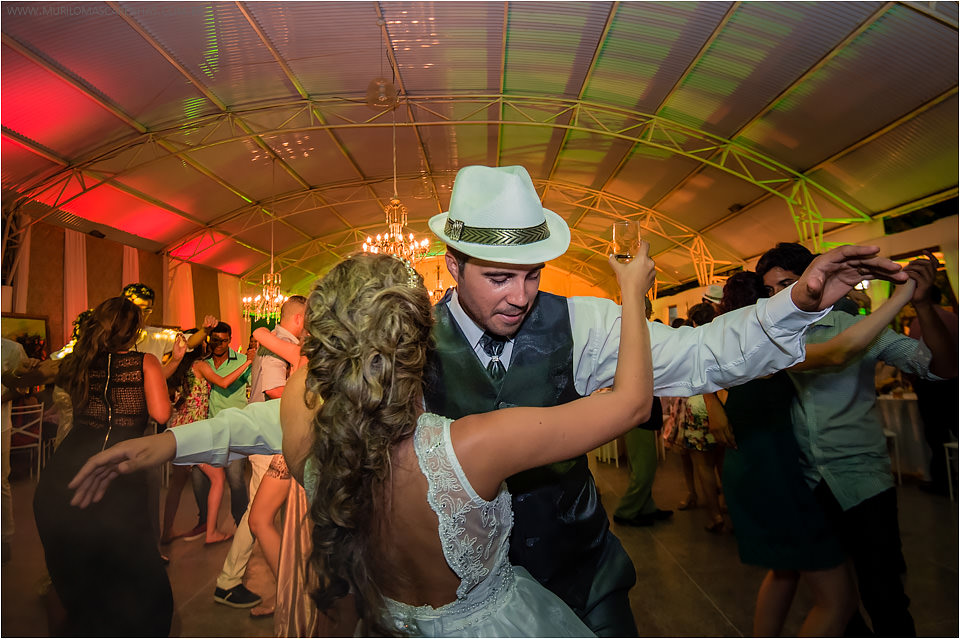 Casamento de Ohana e Thiago no sítio Campestre em Feira de Santana, Bahia. Casamento de dia, ao ar livre, com por do sol.