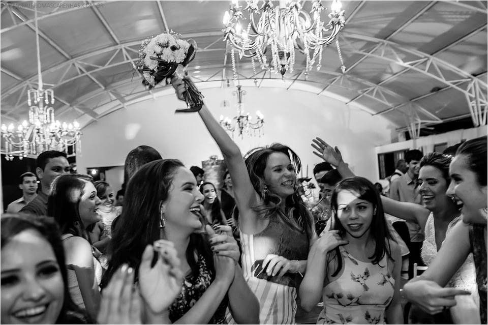 Casamento de Ohana e Thiago no sítio Campestre em Feira de Santana, Bahia. Casamento de dia, ao ar livre, com por do sol.