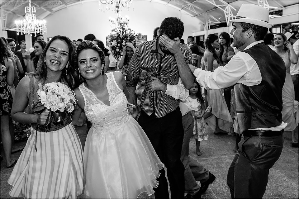 Casamento de Ohana e Thiago no sítio Campestre em Feira de Santana, Bahia. Casamento de dia, ao ar livre, com por do sol.
