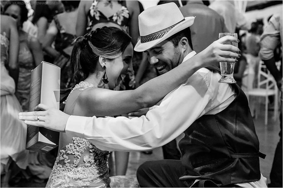 Casamento de Ohana e Thiago no sítio Campestre em Feira de Santana, Bahia. Casamento de dia, ao ar livre, com por do sol.