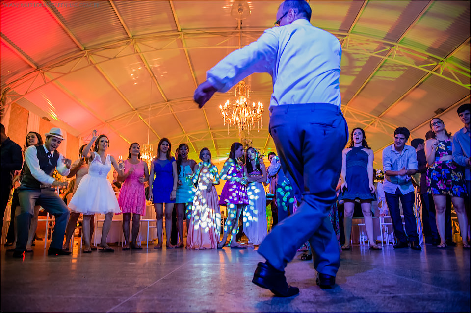 Casamento de Ohana e Thiago no sítio Campestre em Feira de Santana, Bahia. Casamento de dia, ao ar livre, com por do sol.