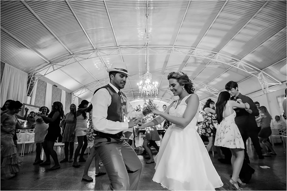 Casamento de Ohana e Thiago no sítio Campestre em Feira de Santana, Bahia. Casamento de dia, ao ar livre, com por do sol.