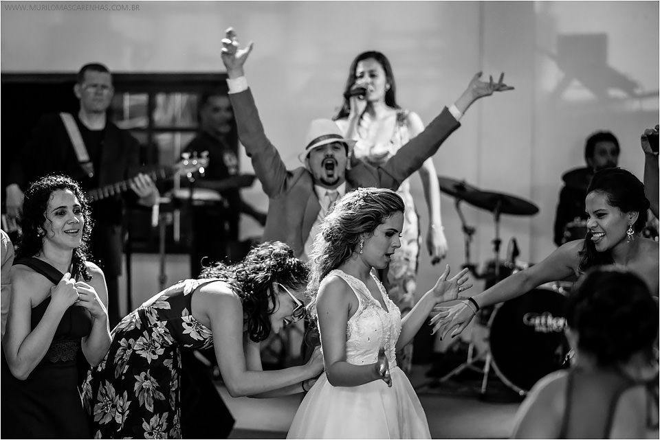 Casamento de Ohana e Thiago no sítio Campestre em Feira de Santana, Bahia. Casamento de dia, ao ar livre, com por do sol.
