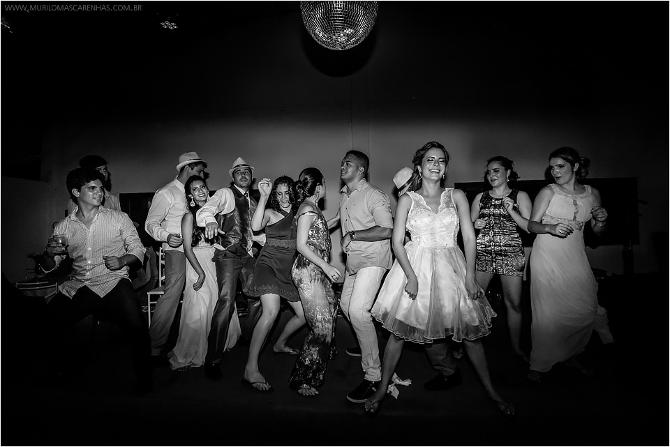 Casamento de Ohana e Thiago no sítio Campestre em Feira de Santana, Bahia. Casamento de dia, ao ar livre, com por do sol.