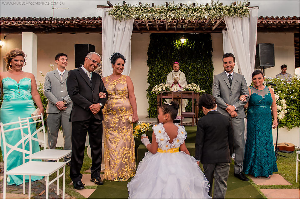 Casamento de Ohana e Thiago no sítio Campestre em Feira de Santana, Bahia. Casamento de dia, ao ar livre, com por do sol.