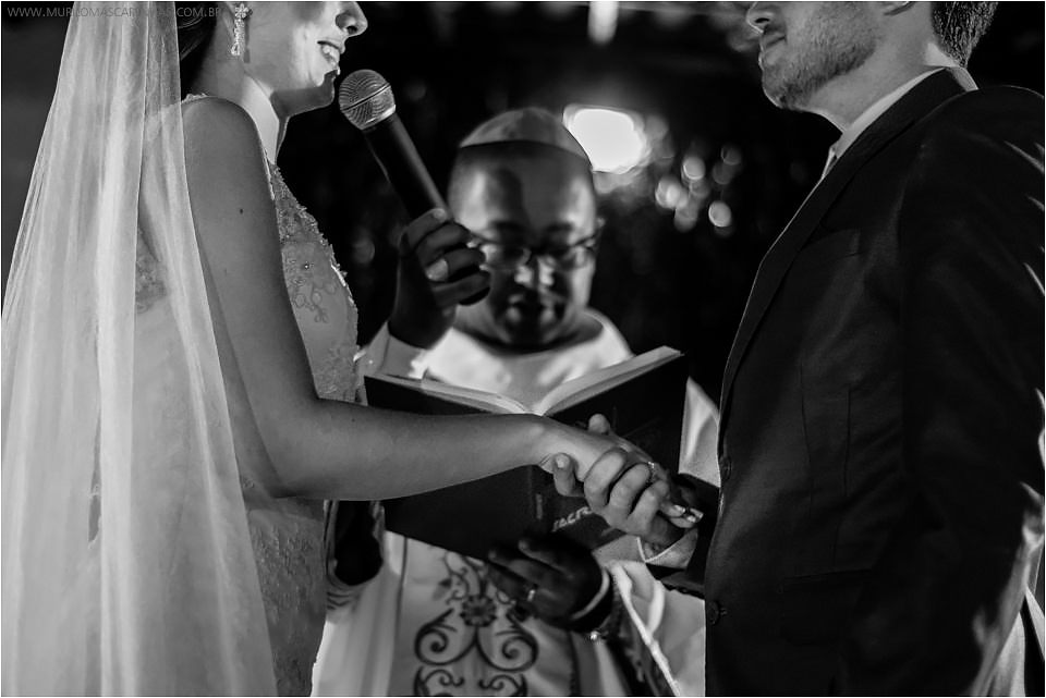 Casamento de Ohana e Thiago no sítio Campestre em Feira de Santana, Bahia. Casamento de dia, ao ar livre, com por do sol.