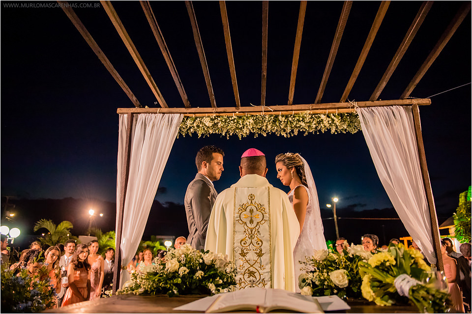 Casamento de Ohana e Thiago no sítio Campestre em Feira de Santana, Bahia. Casamento de dia, ao ar livre, com por do sol.