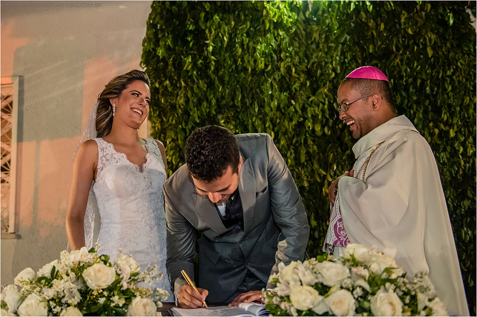 Casamento de Ohana e Thiago no sítio Campestre em Feira de Santana, Bahia. Casamento de dia, ao ar livre, com por do sol.