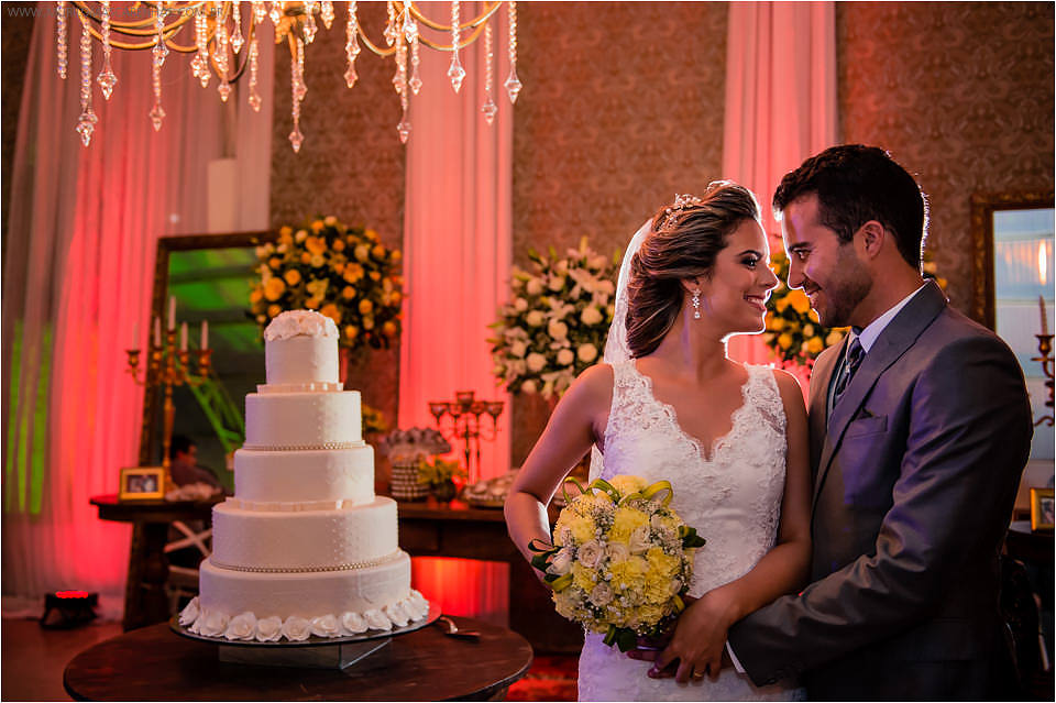 Casamento de Ohana e Thiago no sítio Campestre em Feira de Santana, Bahia. Casamento de dia, ao ar livre, com por do sol.