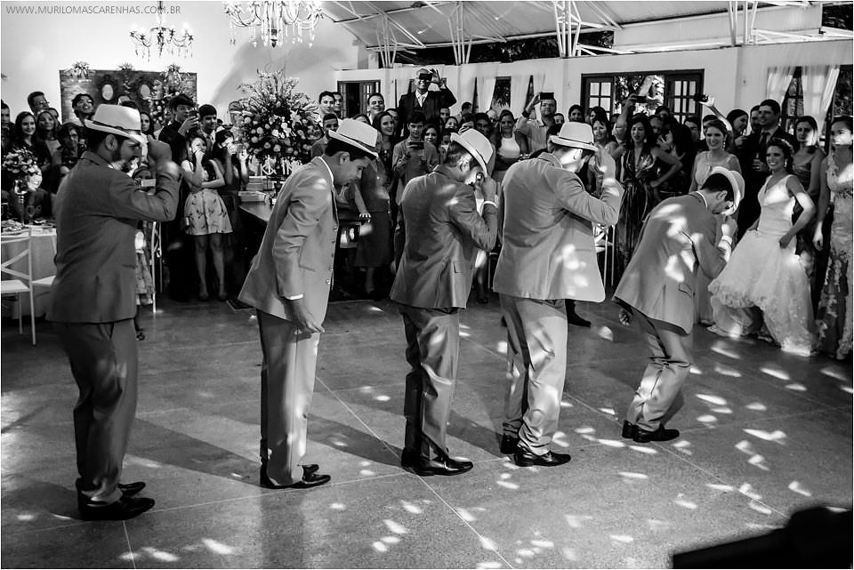 Casamento de Ohana e Thiago no sítio Campestre em Feira de Santana, Bahia. Casamento de dia, ao ar livre, com por do sol.