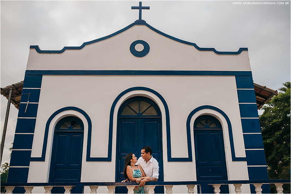 Ensaio de casamento, casal de noivos na Praia do Forte, próximo à Salvador, Bahia. Fotografado por Murilo Mascarenhas.