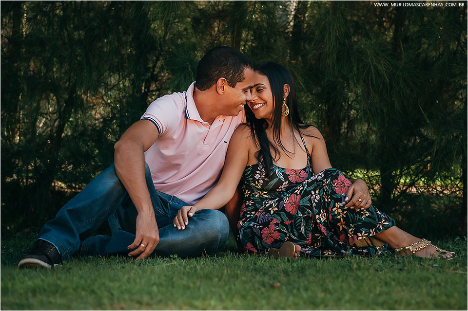 Ensaio de casamento, casal de noivos na Praia do Forte, próximo à Salvador, Bahia. Fotografado por Murilo Mascarenhas.