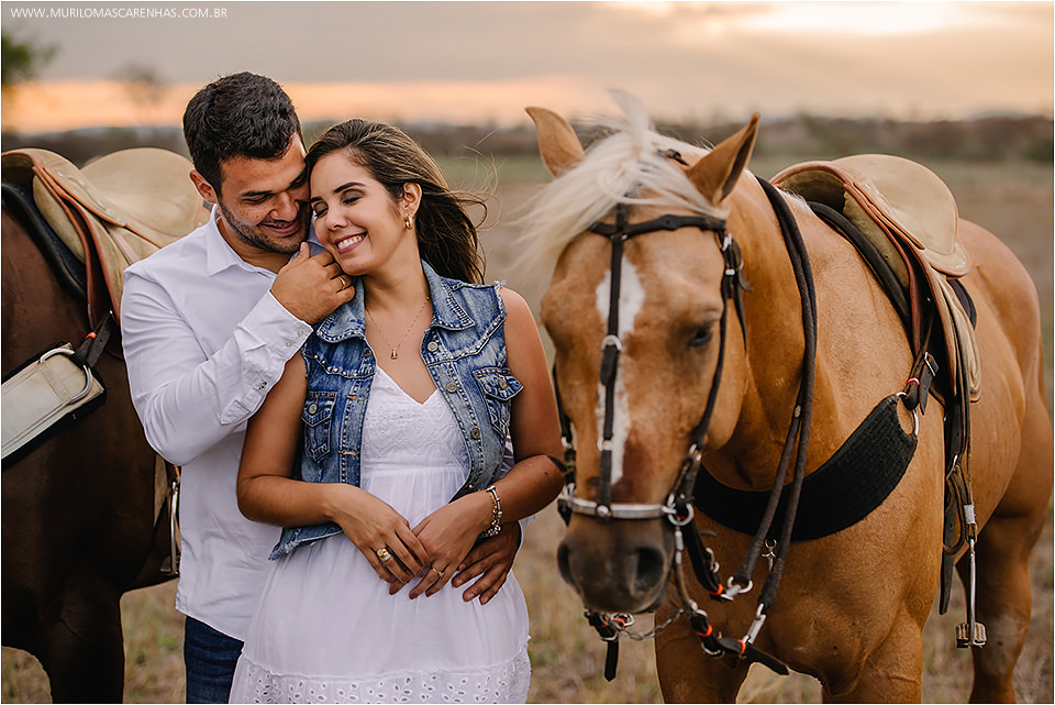Ensaio Casal pre wedding book casamento cavalo rural divertido brunna e paulo feira de santana salvador bahia fotografado fotografo murilo mascarenhas rebeca rodrigues