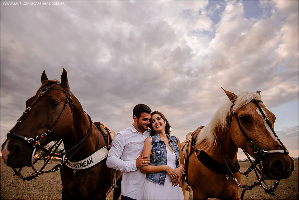 Ensaio Casal pre wedding book casamento cavalo rural divertido brunna e paulo feira de santana salvador bahia fotografado fotografo murilo mascarenhas rebeca rodrigues