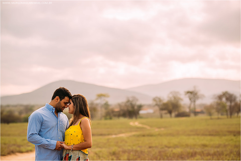 Ensaio Casal pre wedding book casamento cavalo rural divertido brunna e paulo feira de santana salvador bahia fotografado fotografo murilo mascarenhas rebeca rodrigues