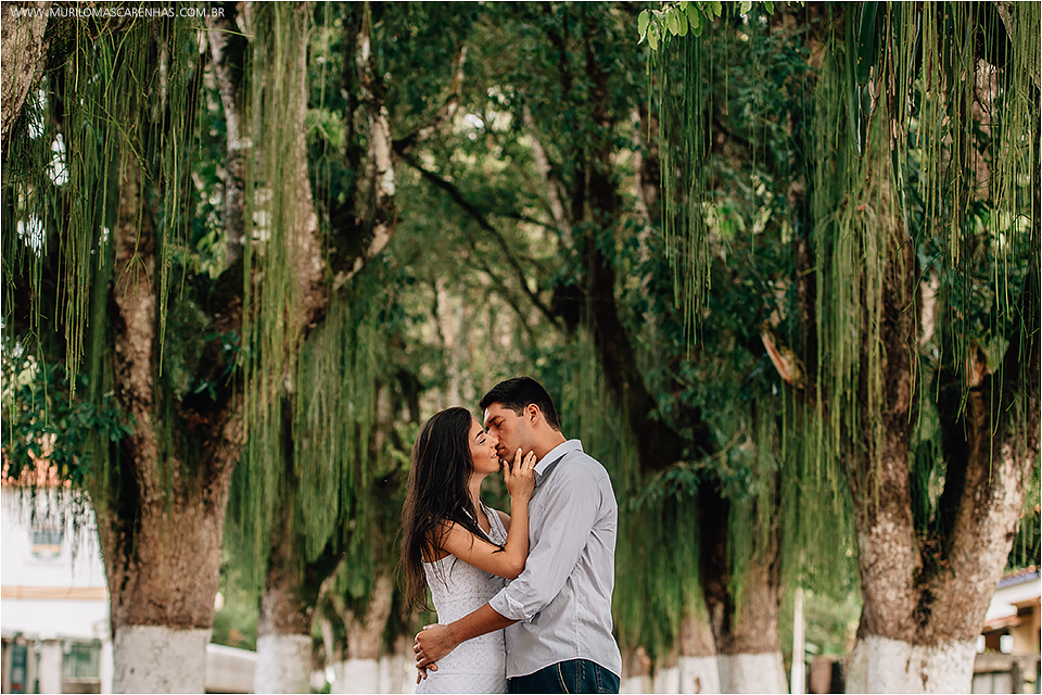 Ensaio fotografico de noivos em são gonçalo, bahia. Paisagem arquitetonica antiga. Noivo e noiva apaixonados, cristãos da igreja batista avenida Feira de Santana. Fotografado por Murilo Mascarenhas
