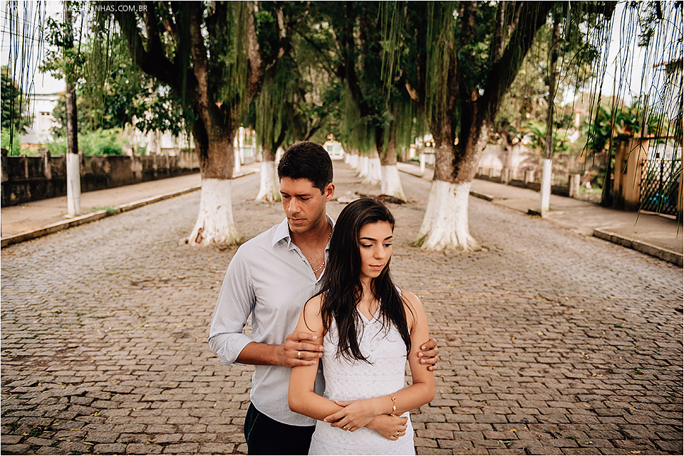 Ensaio fotografico de noivos em são gonçalo, bahia. Paisagem arquitetonica antiga. Noivo e noiva apaixonados, cristãos da igreja batista avenida Feira de Santana. Fotografado por Murilo Mascarenhas