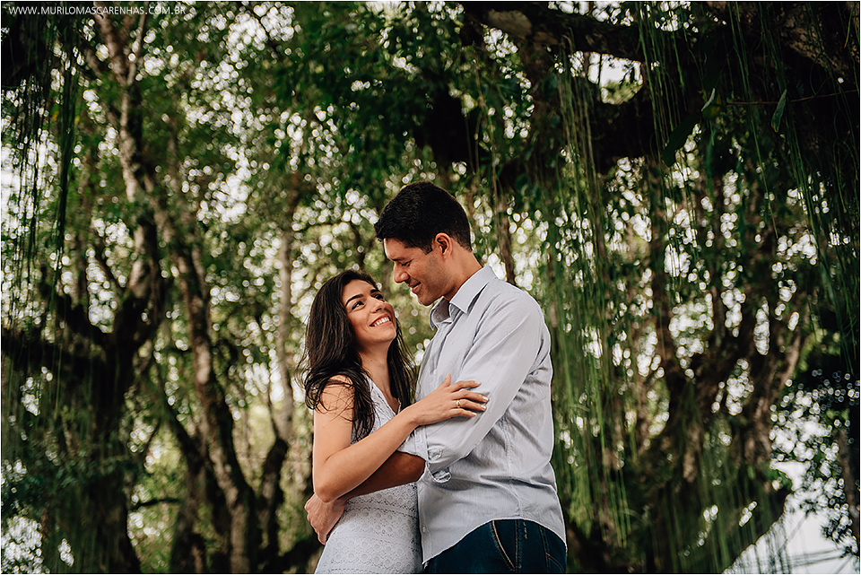 Ensaio fotografico de noivos em são gonçalo, bahia. Paisagem arquitetonica antiga. Noivo e noiva apaixonados, cristãos da igreja batista avenida Feira de Santana. Fotografado por Murilo Mascarenhas