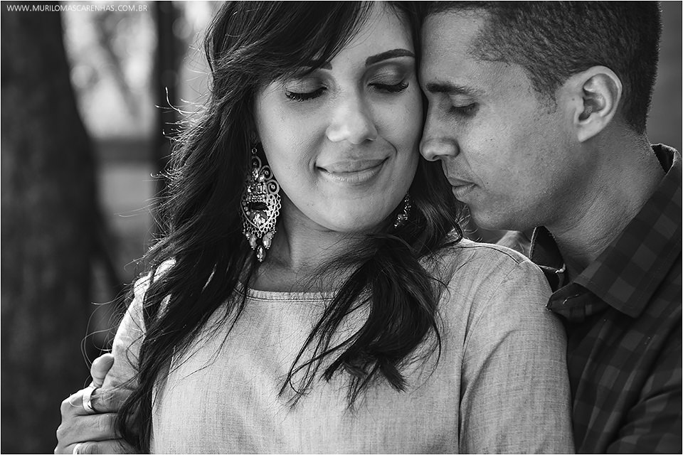Ensaio de casal apaixonado, flamenguista, pre wedding, nas praias da linha verde, guarajuba, Bahia, fotografado por Murilo Mascarenhas de Feira de Santana.