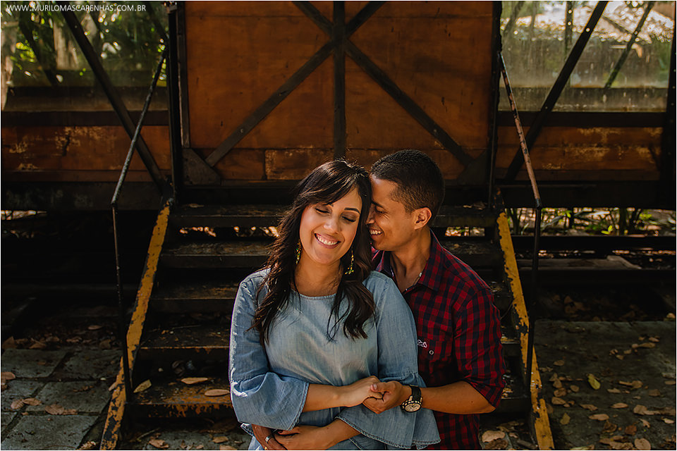 Ensaio de casal apaixonado, flamenguista, pre wedding, nas praias da linha verde, guarajuba, Bahia, fotografado por Murilo Mascarenhas de Feira de Santana.