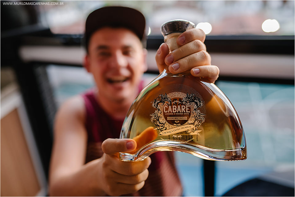 Casamento em Feira de Santana, Bahia. Noiva clássica e noivo curtidor. A cerimônia aconteceu na Igreja Senhor dos Passos e a Festa no Cristallo ao som de Galeguinho SPA e Rodrigo Cigano.