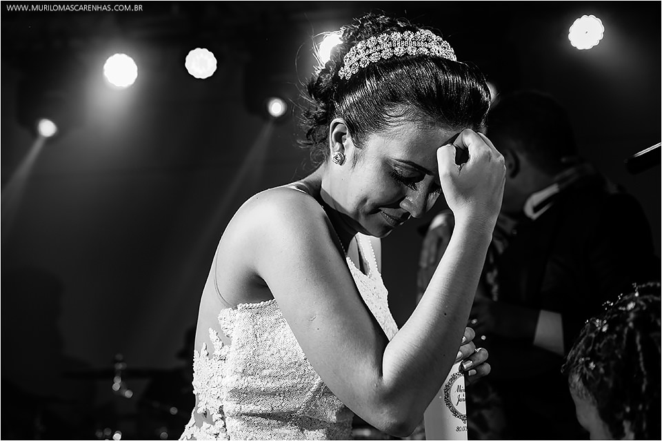 Casamento em Feira de Santana, Bahia. Noiva clássica e noivo curtidor. A cerimônia aconteceu na Igreja Senhor dos Passos e a Festa no Cristallo ao som de Galeguinho SPA e Rodrigo Cigano.