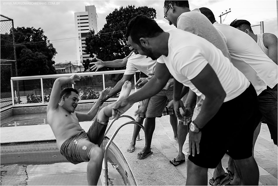 Casamento em Feira de Santana, Bahia. Noiva clássica e noivo curtidor. A cerimônia aconteceu na Igreja Senhor dos Passos e a Festa no Cristallo ao som de Galeguinho SPA e Rodrigo Cigano.